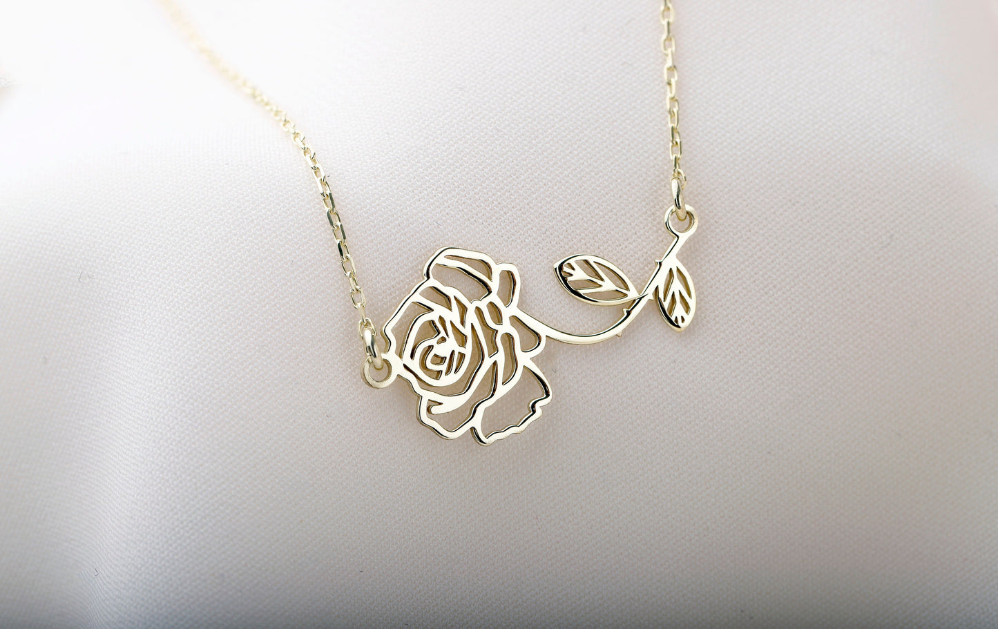 Custom Birthflower Necklace, Dainty Personalized Floral Necklace, Birth Month Necklace, Gift for Mom, Necklace for Women, Flower Jewelry
