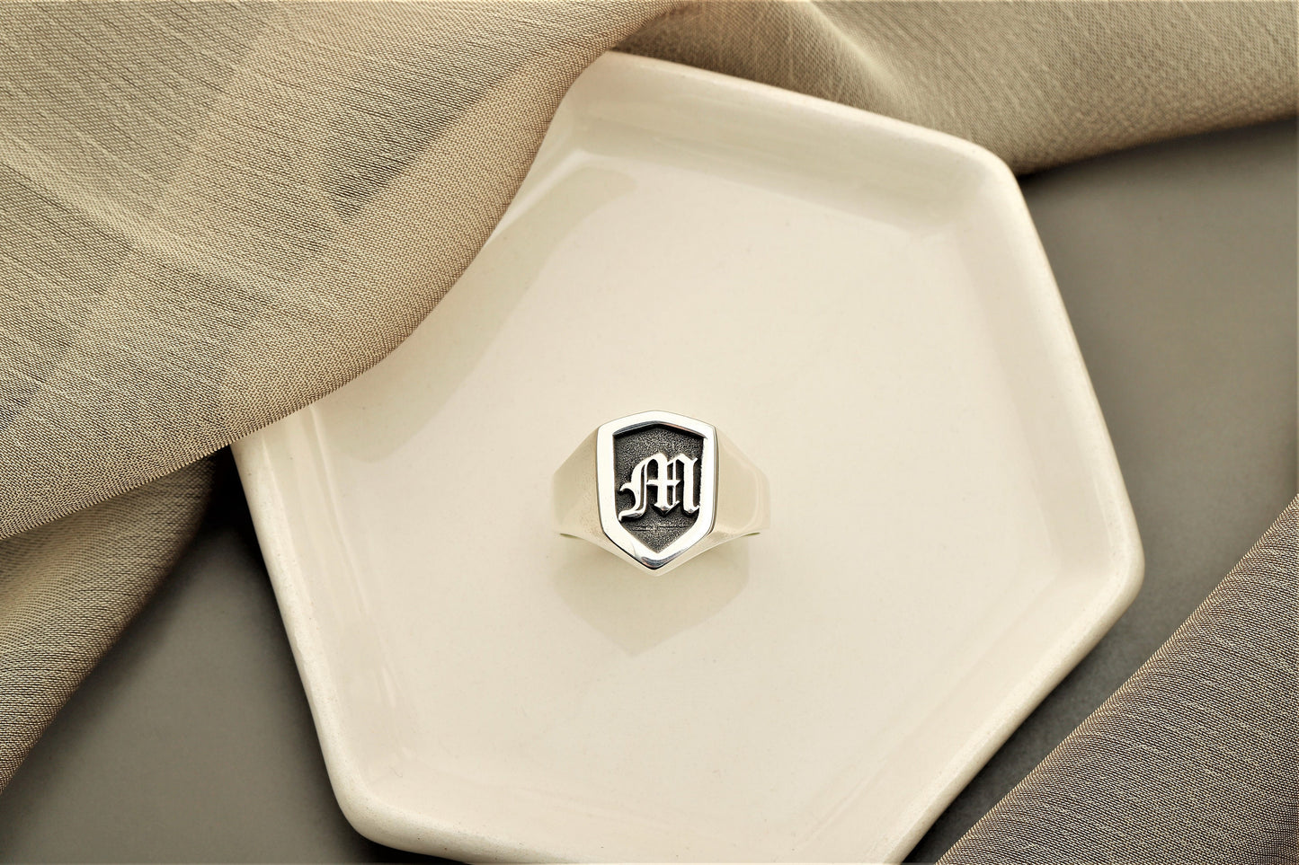 Timeless Men’s Silver Signet Ring - Bold Style & Lasting Elegance