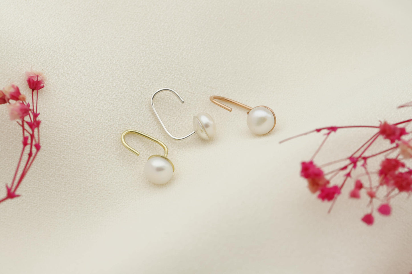Stylish Pearl Earrings • Wedding Earrings • Gifts for Bridesmaids • Pearl Stud Earrings by MinimalistGoldDesign