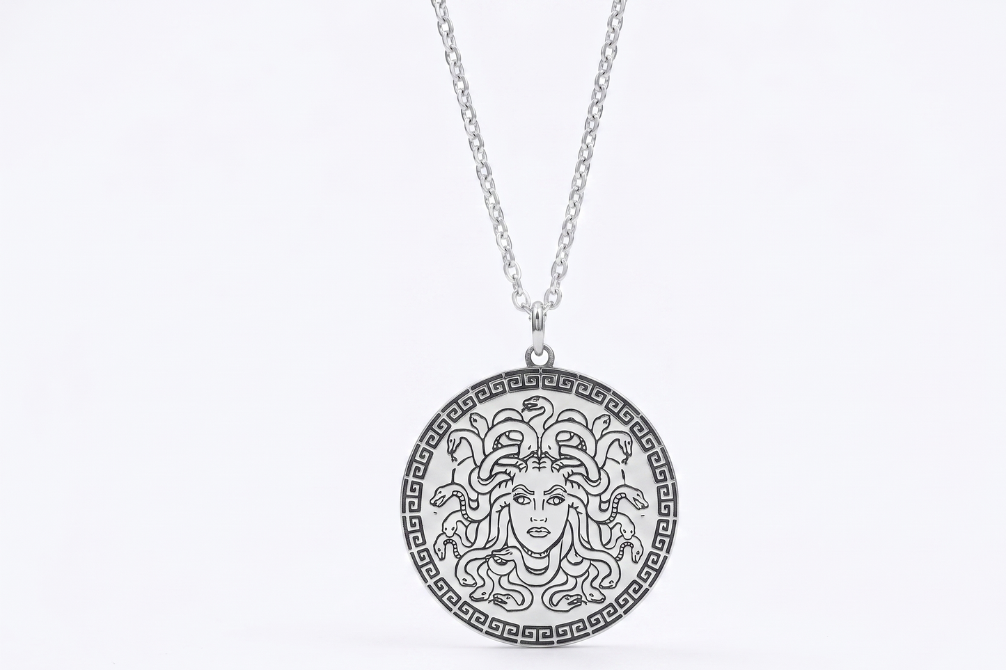 Medusa's Charm Necklace - Enchanting Mythology Design to Inspire Confidence