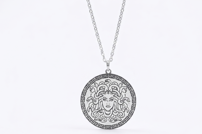 Medusa's Charm Necklace - Enchanting Mythology Design to Inspire Confidence