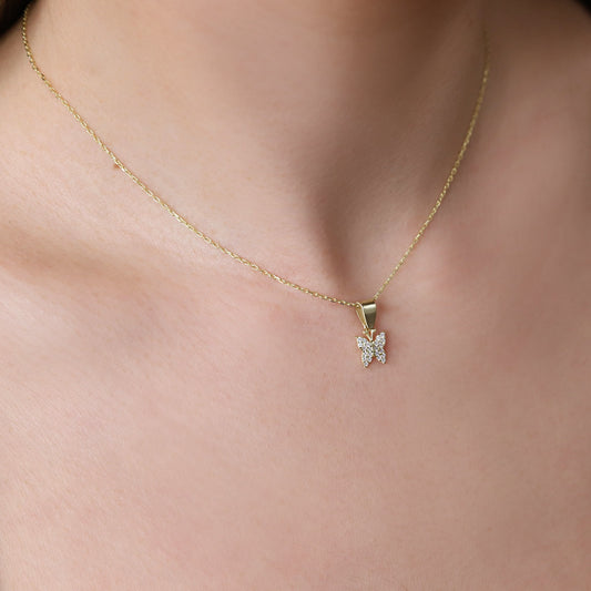 Glimmering Butterfly Necklace - Dazzling Charm with Elegant Design