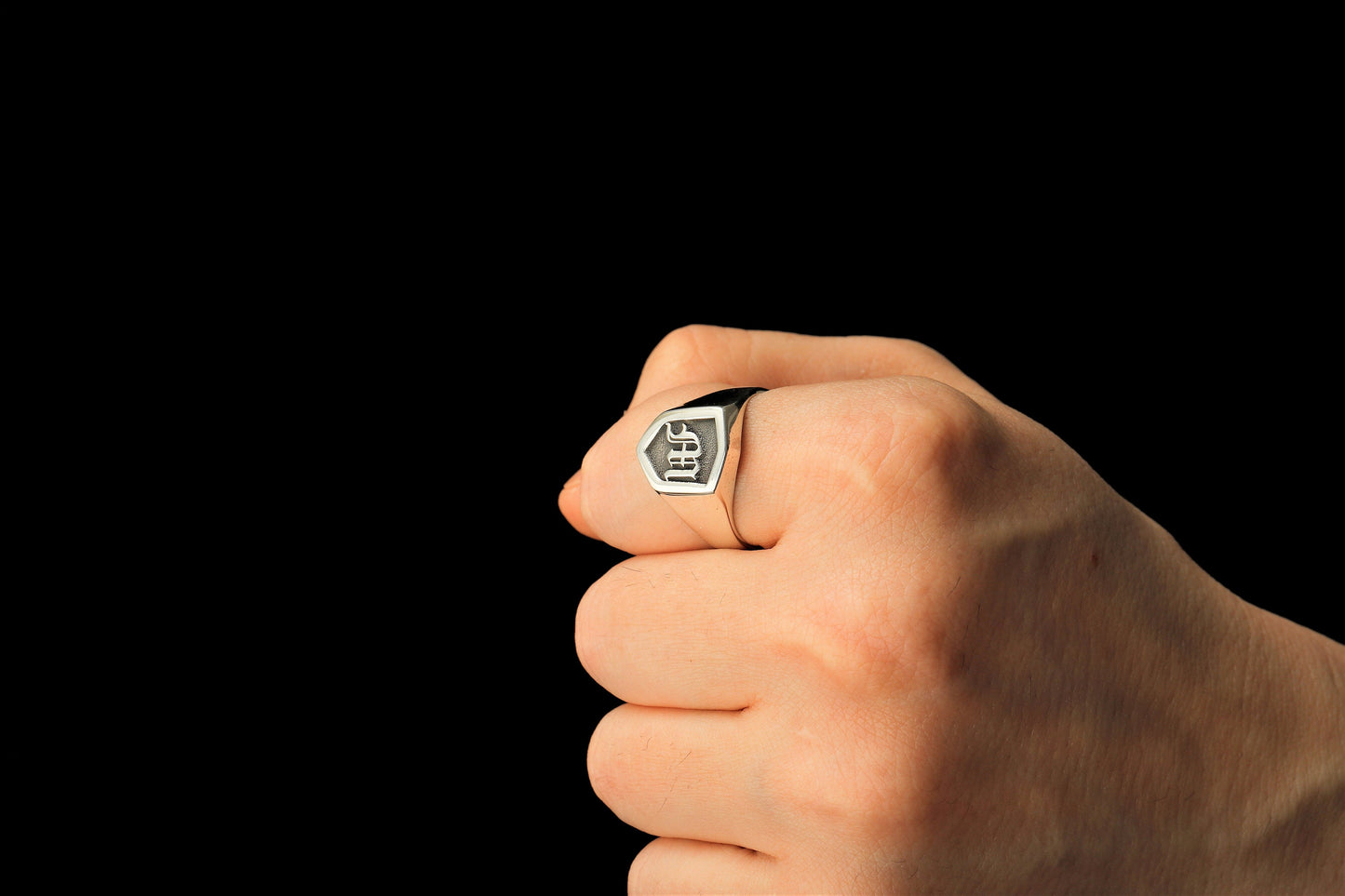 Timeless Men’s Silver Signet Ring - Bold Style & Lasting Elegance