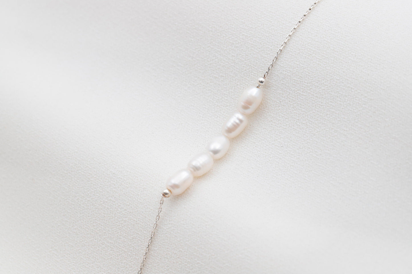 LuxePearls Stunning Freshwater Pearl Bracelet - Timeless Elegance for Every Occasion