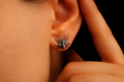 3D Spider Stud Earrings in Silver, Oxidized Silver, Gold, Rose Gold | Gothic Spider Jewelry | Insect Earrings - silvergoldandrose