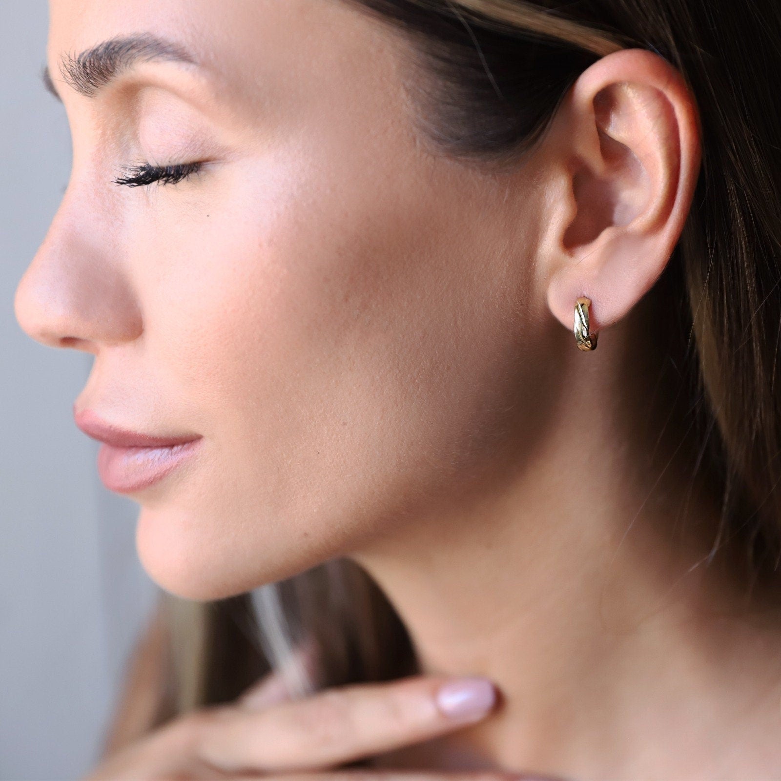 Twisted Small Hoop Earrings Silver, 1 Pair Hoop Earrings Set (2 pieces) • Ready to Ship Handmade Earrings Gifts • Dainty Minimalist Jewelry - silvergoldandrose