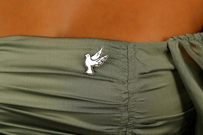 Pigeon Brooch • Bird Lapel Pin • Bird Lovers Jewelry • Peace Dove Lapel Pin • Postman Gift • - silvergoldandrose