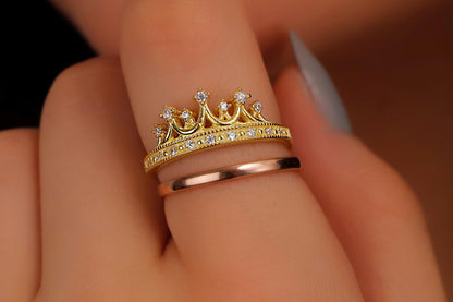 Gold Queen Crown Ring Set, Rose Band Ring, Set of 2 rings, Gold Princess Crown Ring, Stackable Ring Set - silvergoldandrose