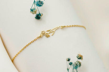 Bloom and Glow 14K Gold Filled Birth Flower Bracelet - Personalized Floral Jewelry for a Meaningful Connection