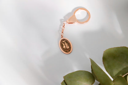 Silver Graduation Keychain - Celebrate Achievement with Inspirational Charm