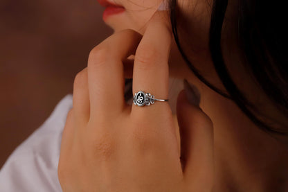 Pinky Jewelry Co. Bold Pinky Snake Signet Ring - Unique Design for Standout Style