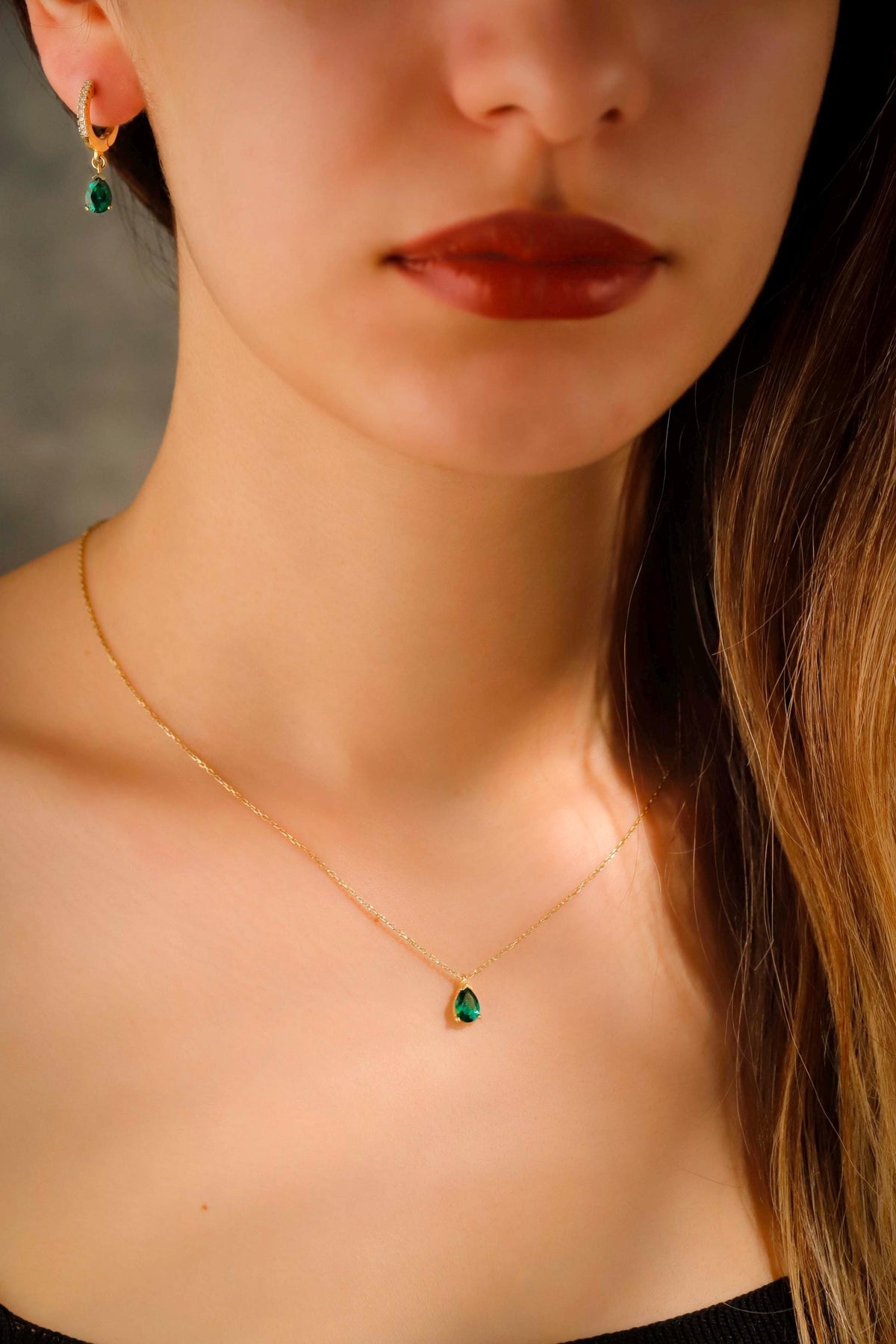 Emerald Elegance Necklace - Dazzling Sterling Silver May Birthstone Teardrop